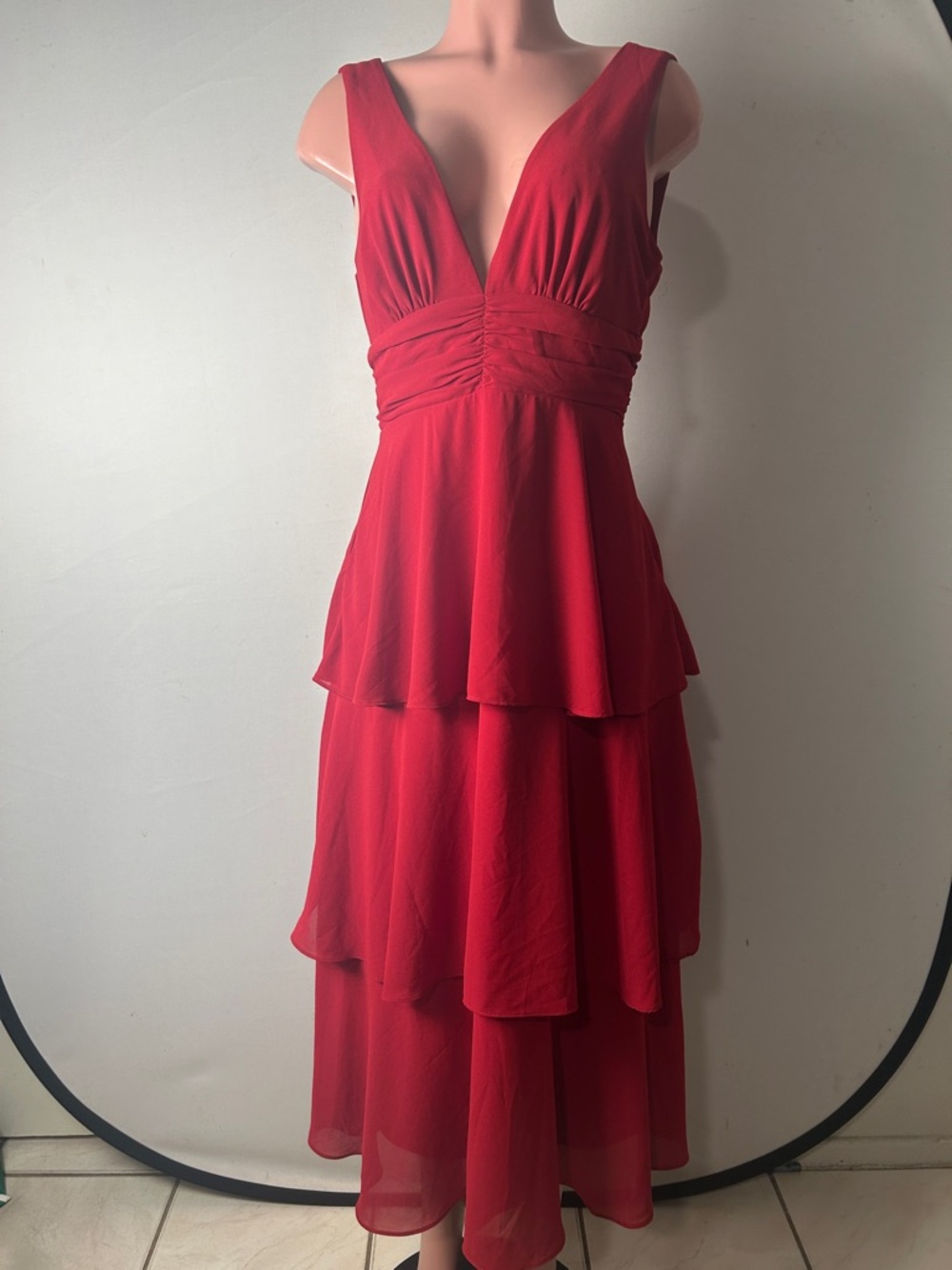 LULUS  Red Sleeveless Tiered Midi Dress Size Medium